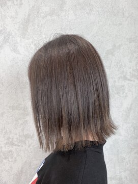 デミヘアー(Demi hair) ラテベージュ×切りっぱなしボブ
