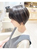 暗めグレージュショート