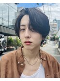 前下がりセンターパートツーブロックマッシュニュアンスパーマ