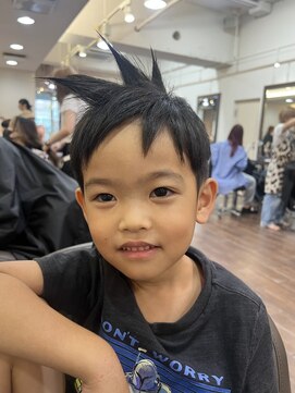 ヘアーアンドメイク ビス(HAIR&MAKE bis) 妖怪ウォッチケイタスタイル【松苗学】