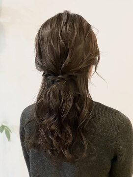 アヴェイル ヒロオ(a'vail Hiroo) 大人気!ハーフアップヘアセット