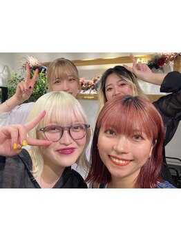 ニュアンスを汲み取るカウンセリング力が人気の秘密。女性ならではの髪のお悩みも相談しやすい雰囲気が◎