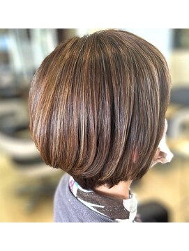 マニス(manis) 白髪ぼかしハイライト立体感奥行きショートボブ20代30代40代