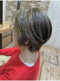 ハイライトの効いた軽やかなショートデザイン！