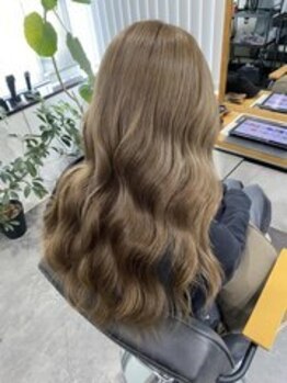 エミュー(Emu)の写真/”最旬トレンド×髪質改善”ならEmuにお任せ/『その日から巻ける』素敵なミディアムスタイルをご提供♪