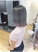 切りっぱなしボブ・ダブルカラー・ミルクティグレージュ