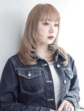 シオン(shion) 顔周りレイヤーブロンドミルクティーブリーチ_F0154