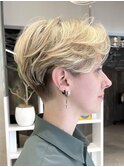 マニッシュな雰囲気の大人ショート