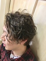 ヘアメイク アンティ&nbsp;ジェンダーレスで二刀流大人の色っぽさを演出したパーマスタイル