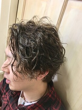 ヘアメイク アンティ ジェンダーレスで二刀流大人の色っぽさを演出したパーマスタイル