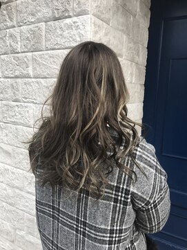 ルシエ(LUCIE) ベージュオンブレハイライト