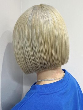 トッカ ヘアアンドトリートメント バイ リウム(tocca hair&treatment by Rium) ホワイトベージュ