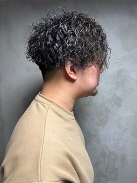 ディスイズバーバーサード(THIS IS BARBER 3rd) 波巻きスパイラルパーマ　プードルパーマ　メンズパーマ