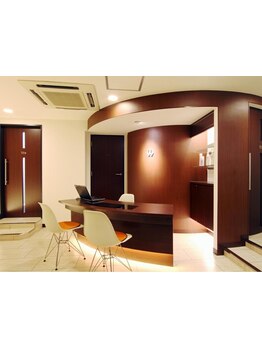 【横浜駅/メンズ専門】気疲れしない個室空間でマンツーマン施術!言いにくかった悩みも相談しやすいと好評！