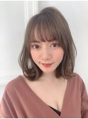 オリーブカラー　可愛いミディアム　大人可愛い　ボブ　レイヤー