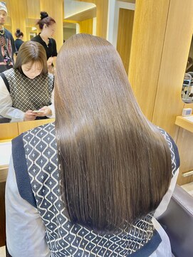 キリカ 新宿東口(KIRIKA) 艶々透明感グレージュ