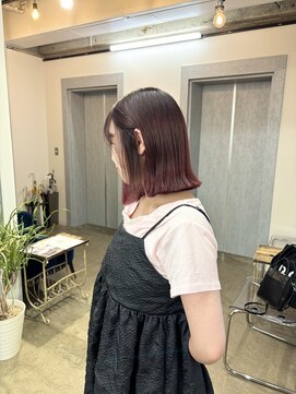 リラクオーレ 三宮 元町(LIRA CUORE) ぷつっと外はねボブ×深めピンク