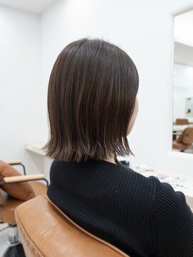 ガーデンヨコハマエスト(GARDEN YOKOHAMA est) ボブ　外ハネボブ　くびれヘア　切りっぱなしボブ　暗めカラー