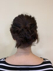 カジュアルヘアアップ