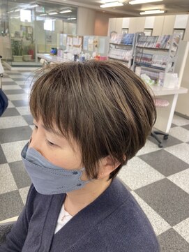 ジョイ 美容室JOY 大人ショートレイヤースタイル