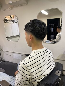 メリケンバーバーショップ フクオカ(MERICAN BARBERSHOP FUK) 人気！ローフェードバーバースタイル