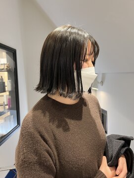 トレス(TRESS) 外ハネボブ　レイヤーボブ　切りっぱなしボブ