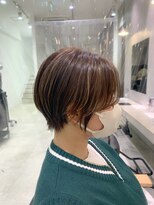 ビブ(VIV)&nbsp;大人可愛い20代30代40代丸みショートボブ白髪ぼかしハイライト