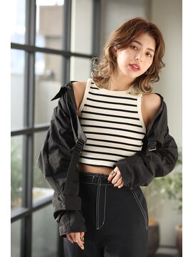 リベラル(liberal) 外国人風外ハネくびれスパイラル巻き　【20代/30代/40代】