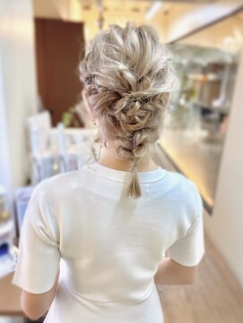 ディア(.eer) .eer/心斎橋駅徒歩5分/早朝予約はTelにて♪編みおろし アレンジ