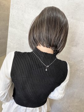 ベア(Bear) ショートボブハイライトダブルカラーケアブリーチハイトーン