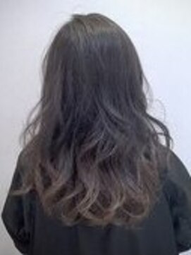 グッドフェローズ ミナミホリエ(GoodFellas minamihorie) ダークグレイのグラデーションカラー☆