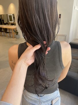 カイラ(KAILA) ロングスタイルアッシュカラーグレージュ大人可愛い