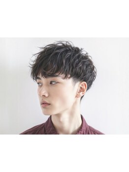 フェードカットや韓国ヘア、ハイトーンカラー、ハイライトまで!トレンドを発信◆