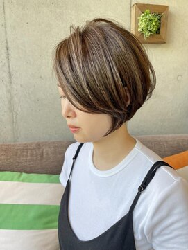 エム インターナショナル 春日部本店(EMU international) 大人/前下がり/丸み/ハンサム/ショート/くびれ/似合わせ