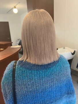 タップコーヴォ(TAP covo) 金沢ハイトーンカラー ブリーチ ミルクティーカラー