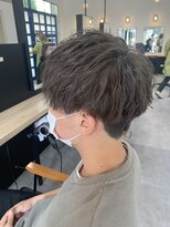 ジーニー 横浜(giinii)&nbsp;ツーブロックマッシュ_ミルクティーベージュ_波巻きパーマ