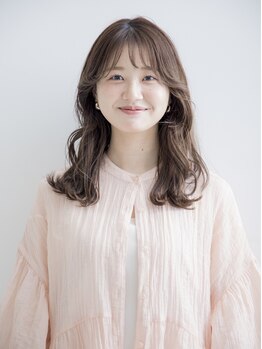 ショコラ ウメダ(Chocolat UMEDA)の写真/【朝9:00～夜21:00/女性stylist限定/梅田駅直結】自然に見えるくせ毛風から弾むようなカールまで自由自在！