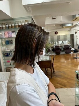 オブヘアージユウガオカ(Of HAIR Jiyugaoka) 【ボブハイライト】