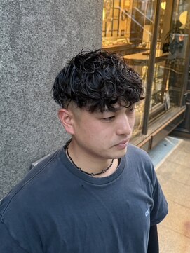 ルドローブラントオオサカ(LUDLOW BLUNT Osaka) 【LUDLOW　BLUNT】フェードカット　くせ毛風　無造作パーマ