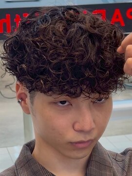 フィフス 渋谷(fifth) 渋谷波巻きパーマメンズミディアムプードルパーマメンズマッシュ