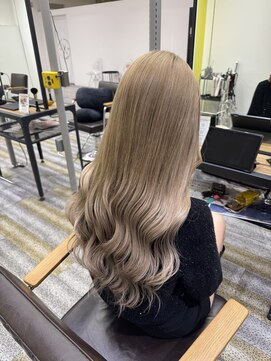 アフューズバイストゥー(Vfuse by StueW) ミルクティーベージュ×エクステでつくるロングヘア◎