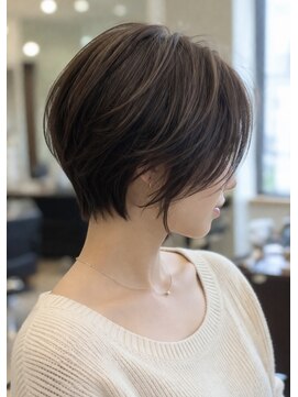 リアン アオヤマ(Liun Aoyama) 大人レイヤーショート/アッシュブラウン/30代/40代/50代