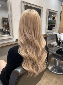 ヘアーサロングランデ(HAIR SALON GRANDE)の写真/［名古屋/亀島/栄生/髪質改善］品質のいいシールエクステで理想の髪へ！絶対に馴染ませる技術で変身を^ ^