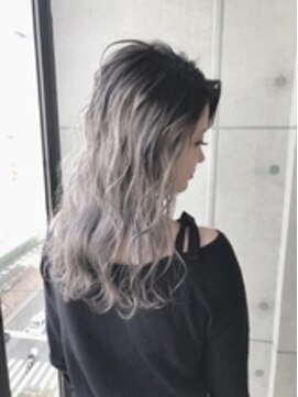 ホワイト 札幌大通店(WHITE) ☆ホワイトシルバー×グラデーション☆