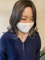ヘアーサロンウル(hair salon ulu)&nbsp;ホワイトグレーのピアスカラー