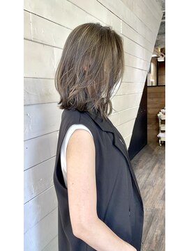 ハグ 横浜(HUG) ナチュラルハイライト＊ミルクティーグレージュ