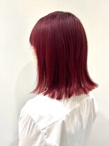 ワインレッド　切りっぱなしボブ