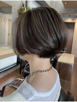 ノーブル(noubl)&nbsp;ハイライトが効いて毛流れが綺麗なツヤ髪万能ショート