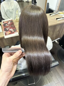 ルーツアイリー 心斎橋(ROOTS IRIE) 髪質改善　うるつや髪　アッシュブラウン　ヘアケア　大人可愛い