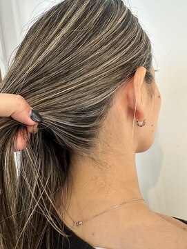 プラスシー(+C) 襟足にも見える大人の地毛ハイライトハイライト/脱白髪染め